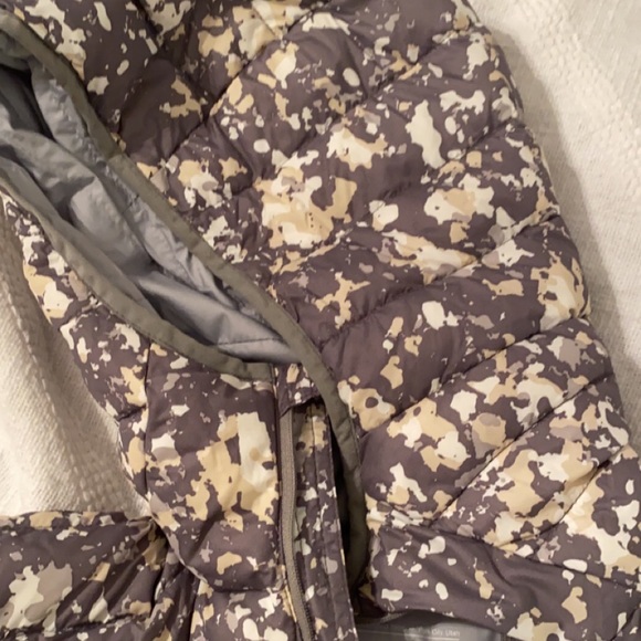 Ski Jacket - Picture 3 of 9